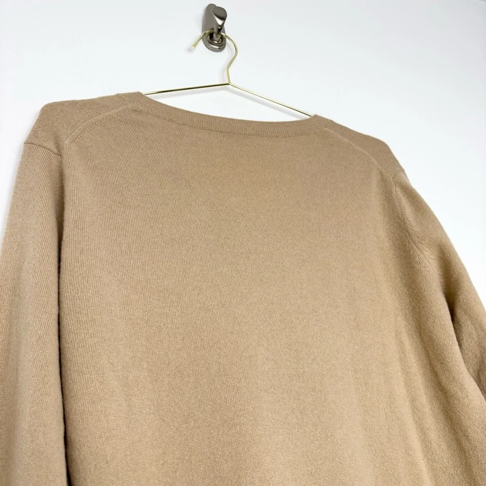 Vince Weekend V-Neck Cashmere Pullover Camel Size Medium 100% Cashmere